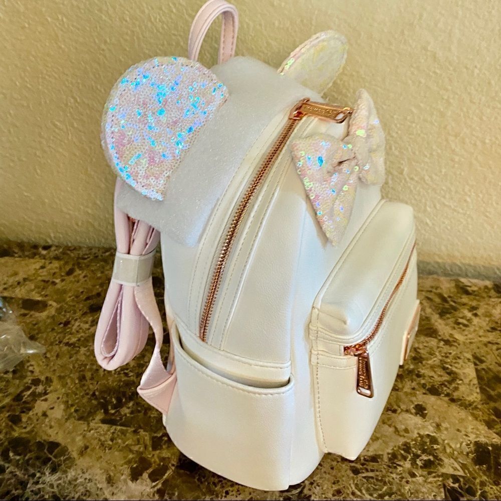 NEW Minnie Mouse Iridescent Sequin White Loungefly Mini Backpack NWT - Picture 2 of 6